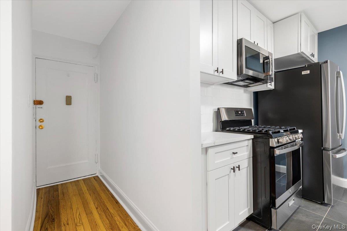 5645 Netherland Avenue, Unit 5C photo 8