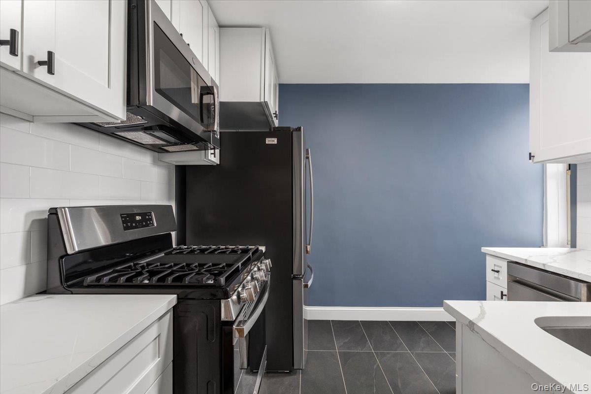 5645 Netherland Avenue, Unit 5C photo 12