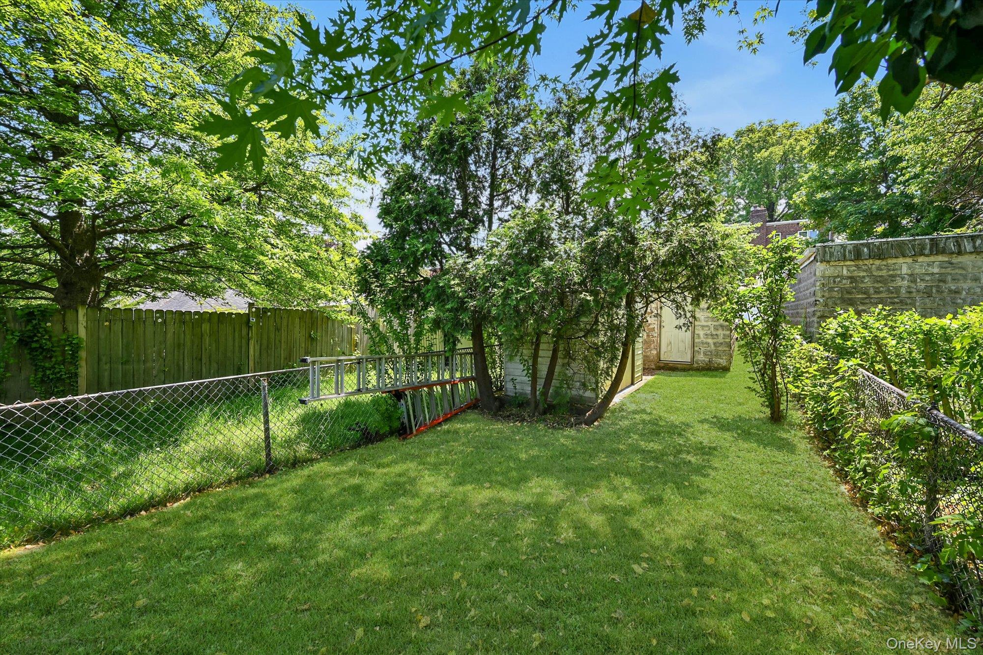 15822 Powells Cove Boulevard – For Sale photo 17