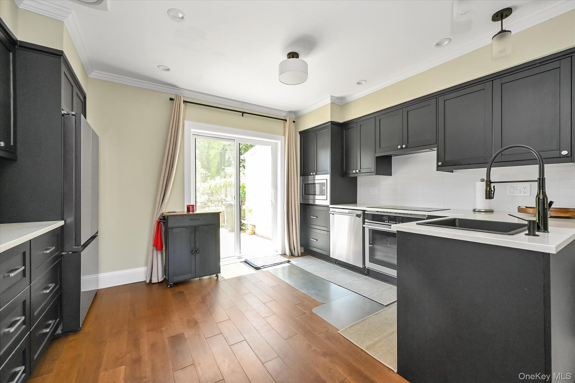 15822 Powells Cove Boulevard – For Sale photo 7
