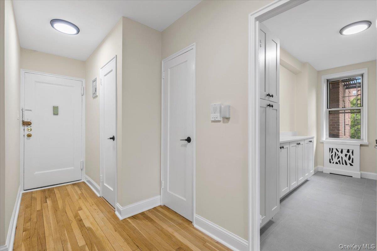 5650 Netherland Avenue, Unit 2E photo 4