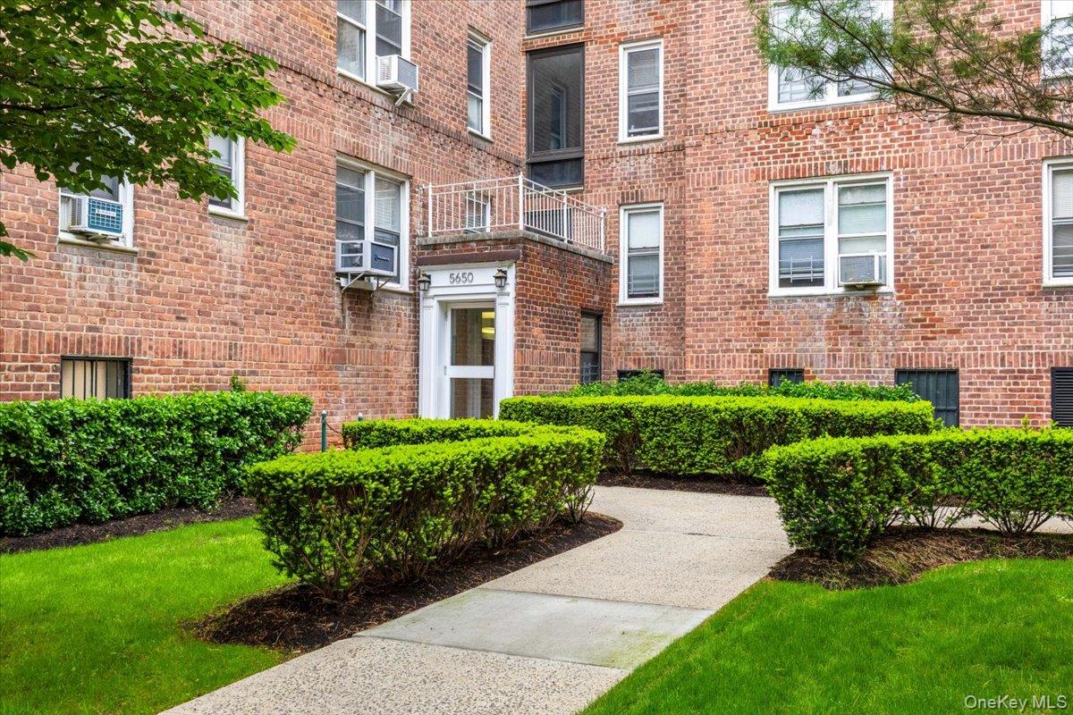 5650 Netherland Avenue, Unit 2E photo 2