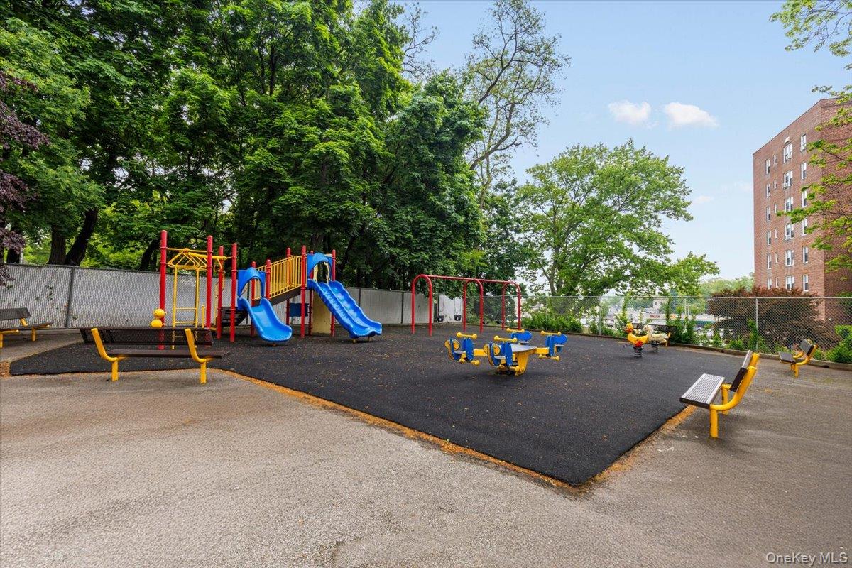 5650 Netherland Avenue, Unit 2E photo 20