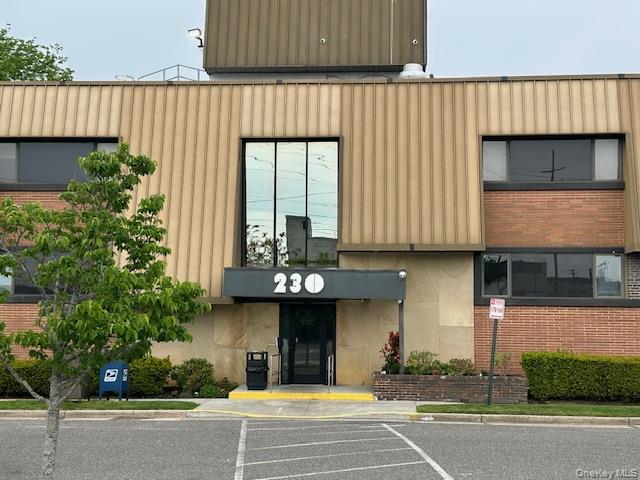 230 Hilton Avenue, Unit 9