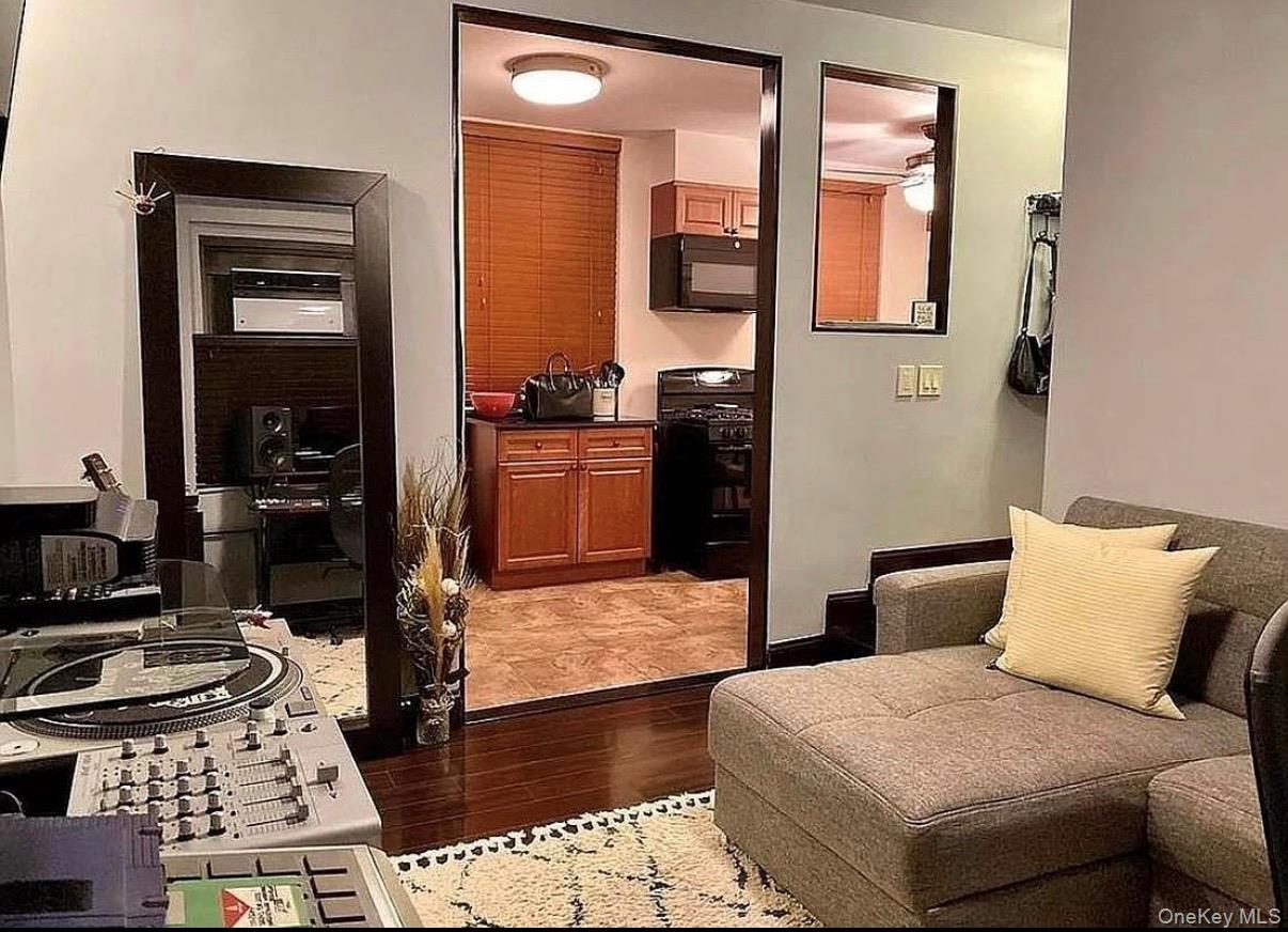 21-06 35th Street, Unit 1B photo 5