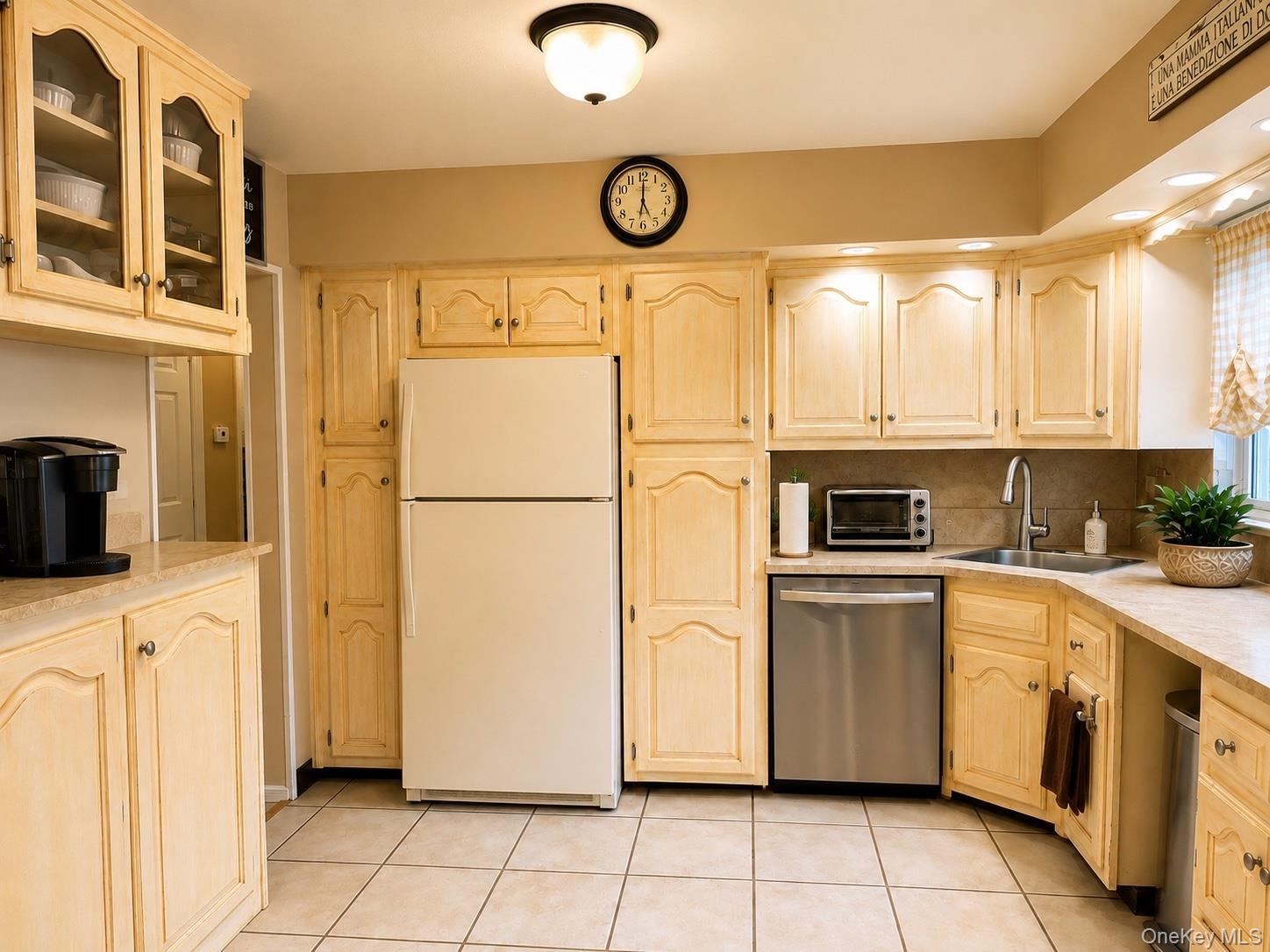 61 E Hall Avenue, Unit New City, photo 12