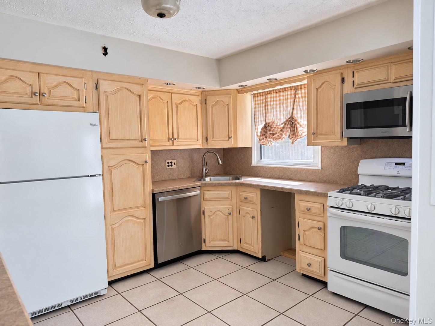 61 E Hall Avenue, Unit New City, photo 7