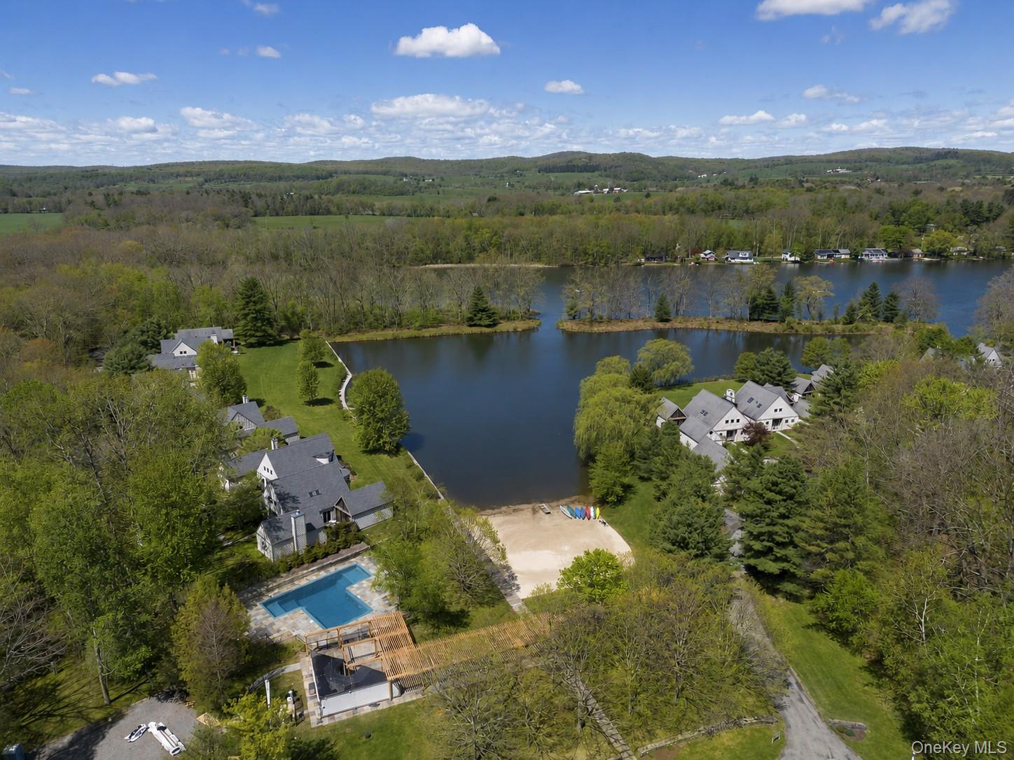 322 Arcadia Drive – For Sale photo 2