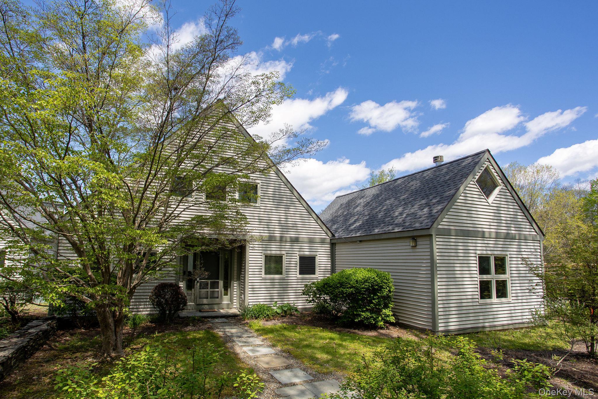 322 Arcadia Drive – For Sale