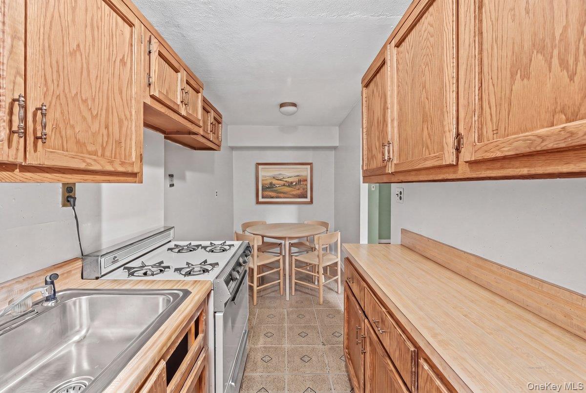 6299 Broadway, Unit C3A photo 9