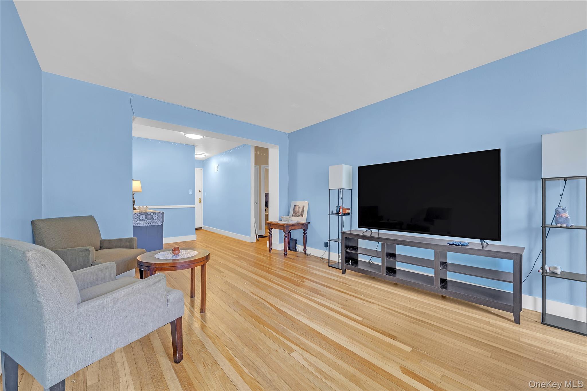 2830 Briggs Avenue, Unit 4F photo 2