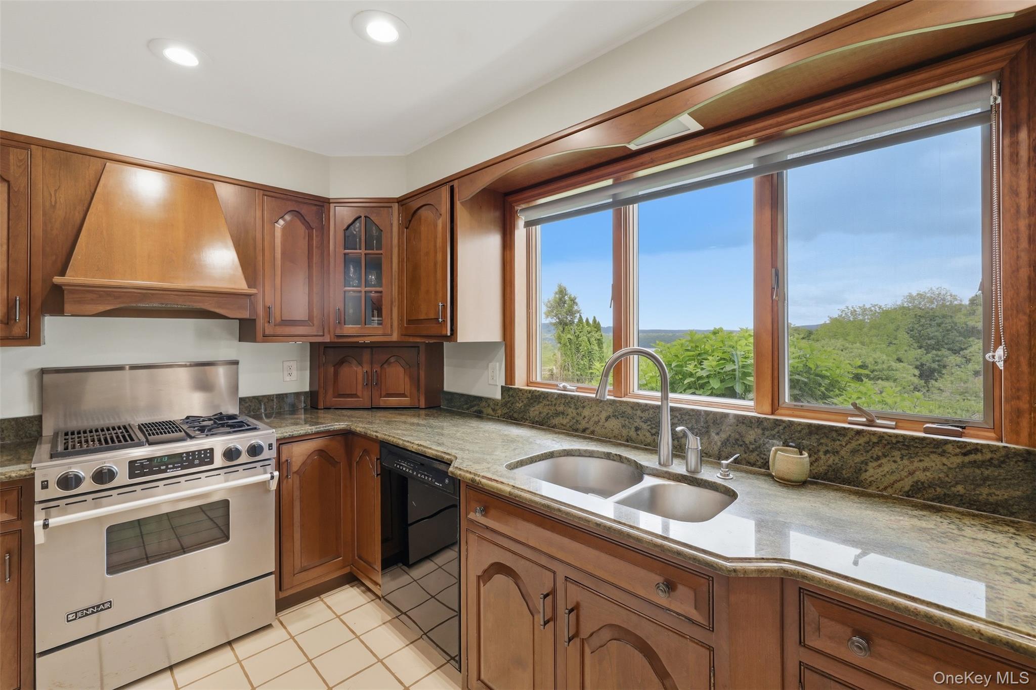 13 Spy Glass Lane – For Sale photo 20