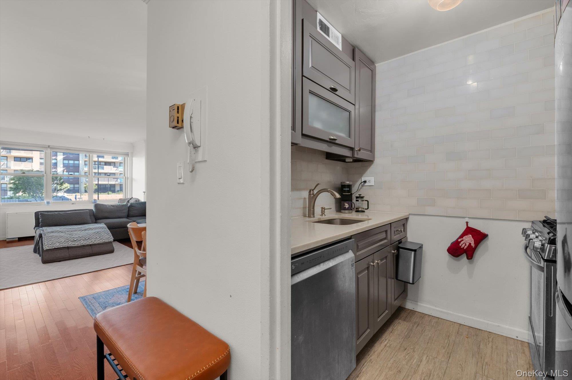 17-85 215 St, Unit 1 L photo 11