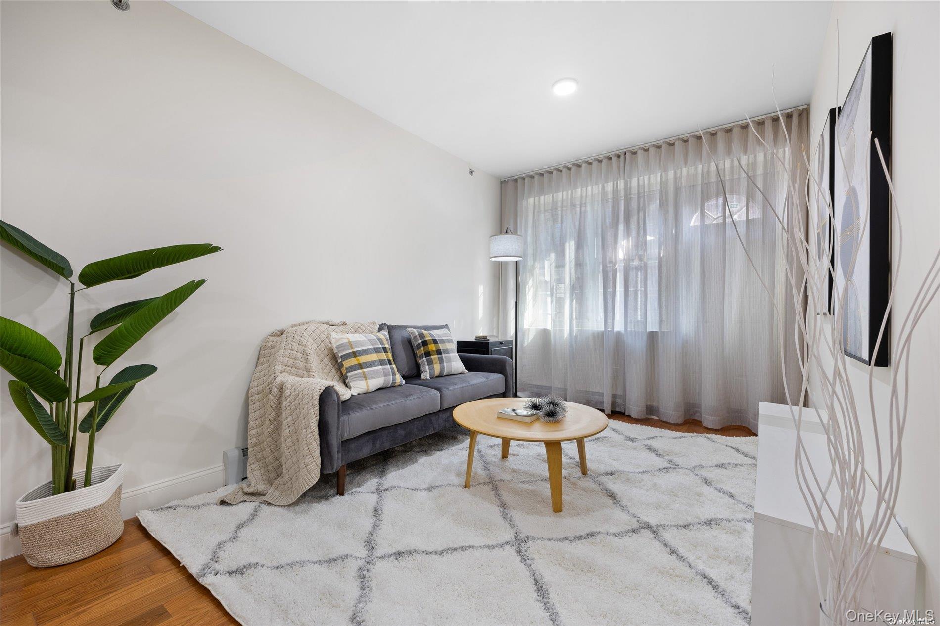 141-15 Cherry Avenue, Unit 5C photo 2