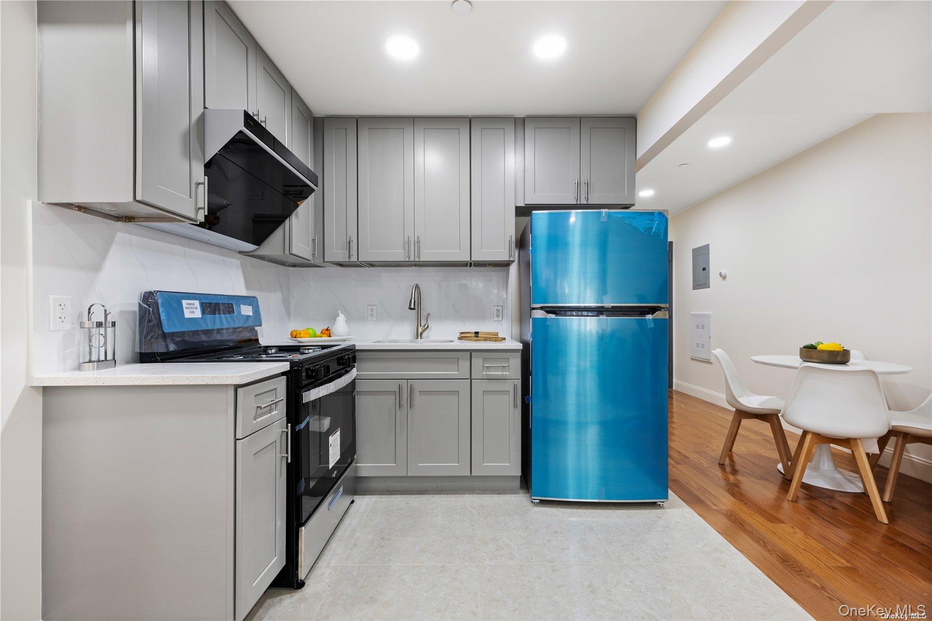 141-15 Cherry Avenue, Unit 2E photo 6