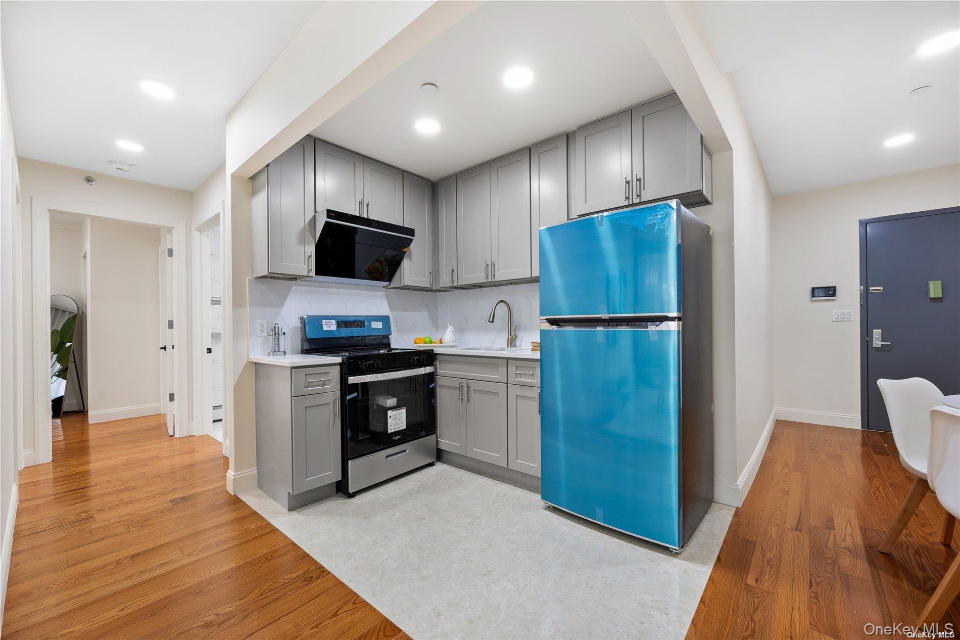 141-15 Cherry Avenue, Unit 2E photo 5