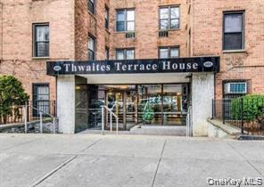 665 Thwaites Place, Unit 4N photo 15