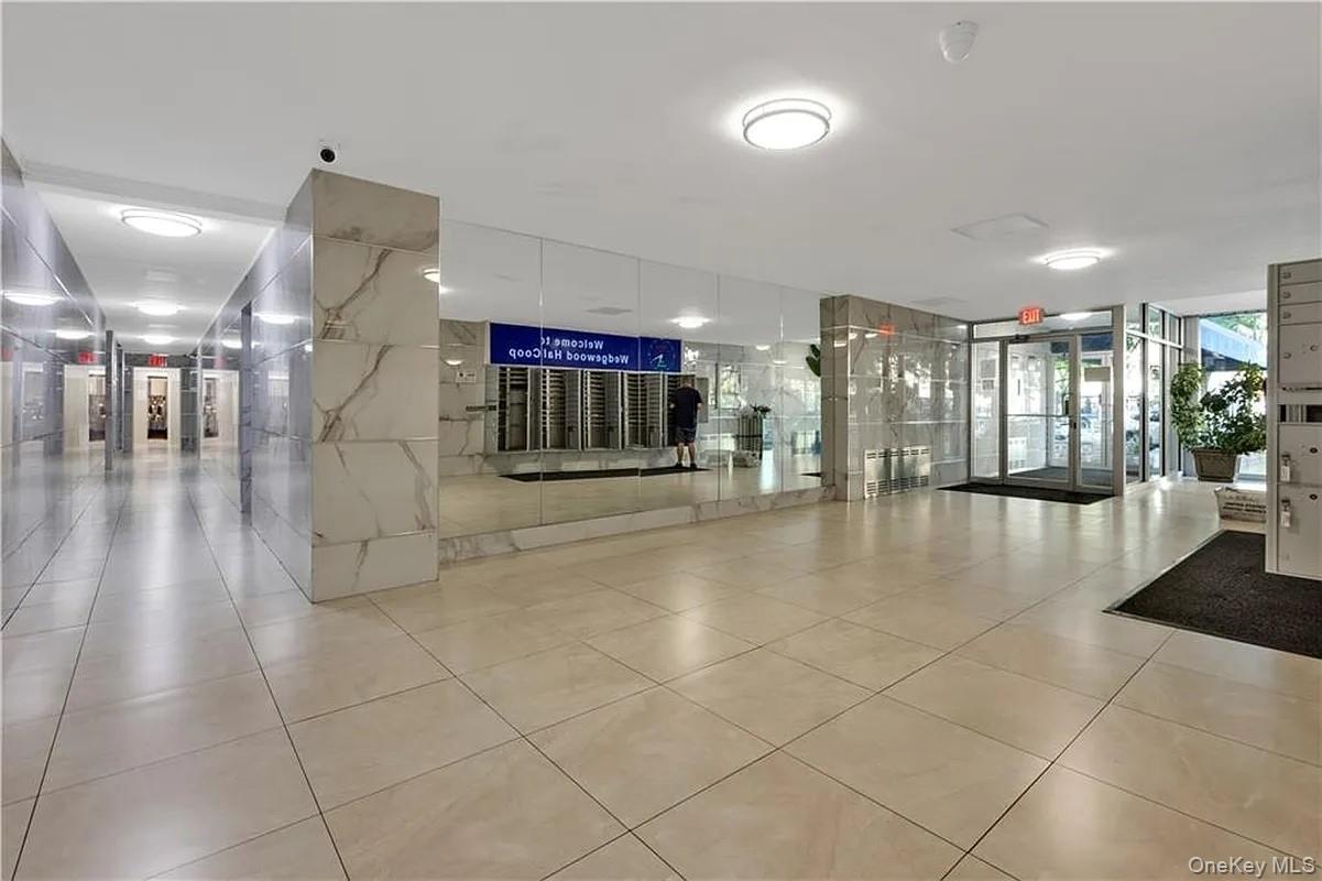 2580 Ocean Parkway, Unit 2K photo 2