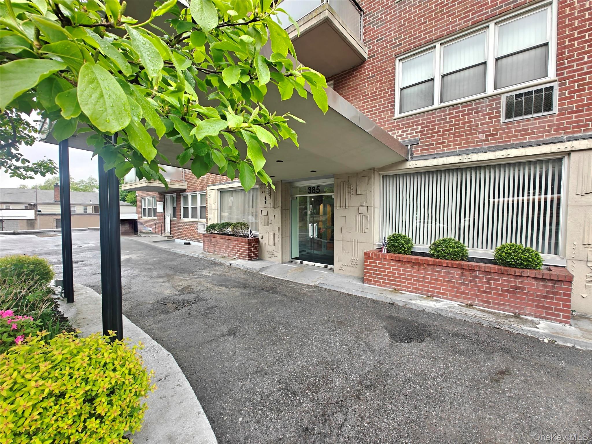 385 Mclean Avenue, Unit 8D photo 2