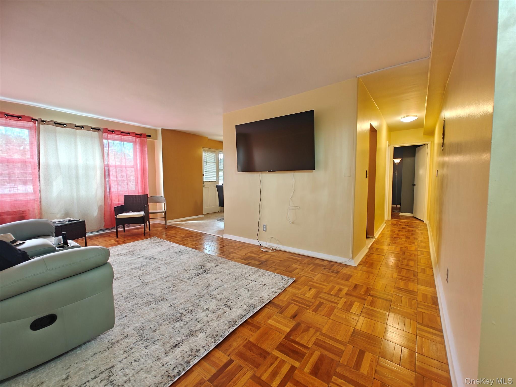 385 Mclean Avenue, Unit 8D photo 4