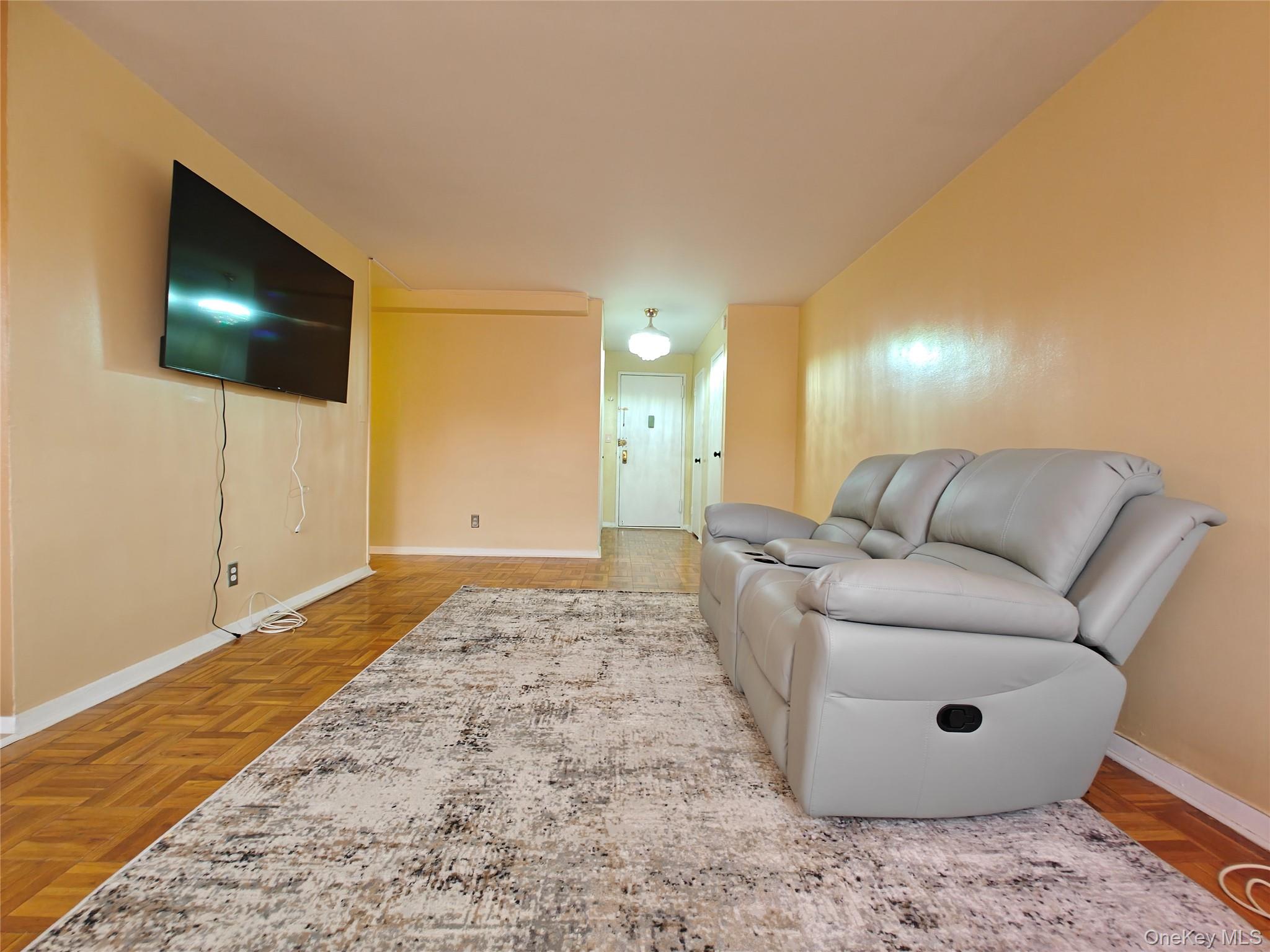 385 Mclean Avenue, Unit 8D photo 7