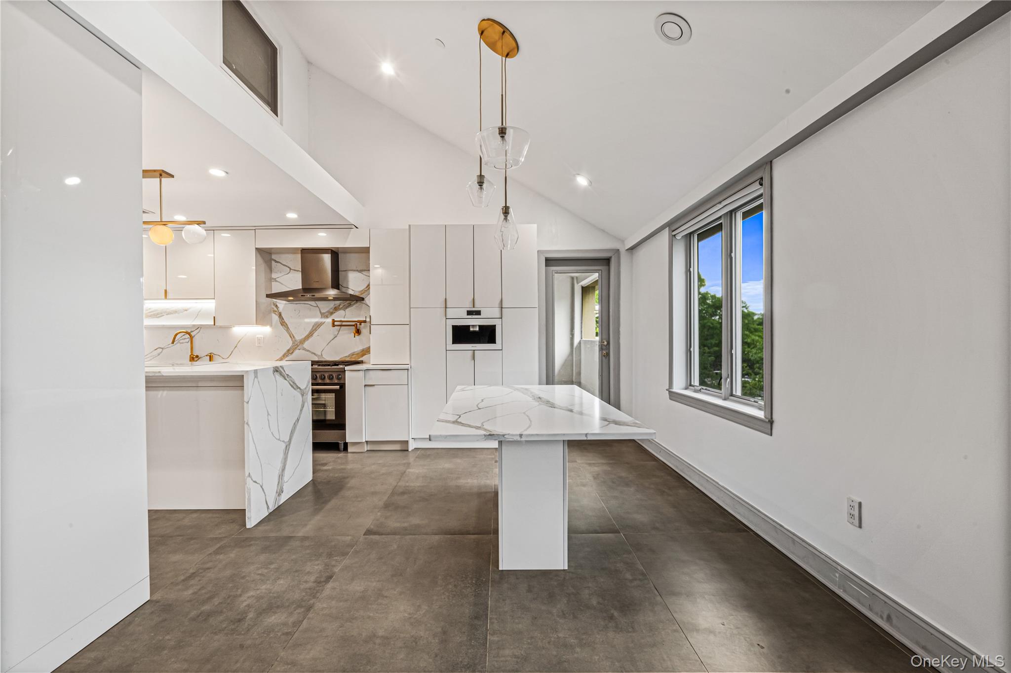 171 Great Neck Road Rd, Unit 4R photo 6