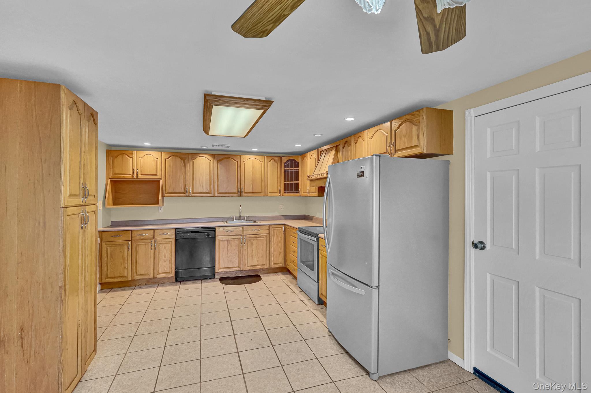 54 College Hills Drive – For Sale photo 4