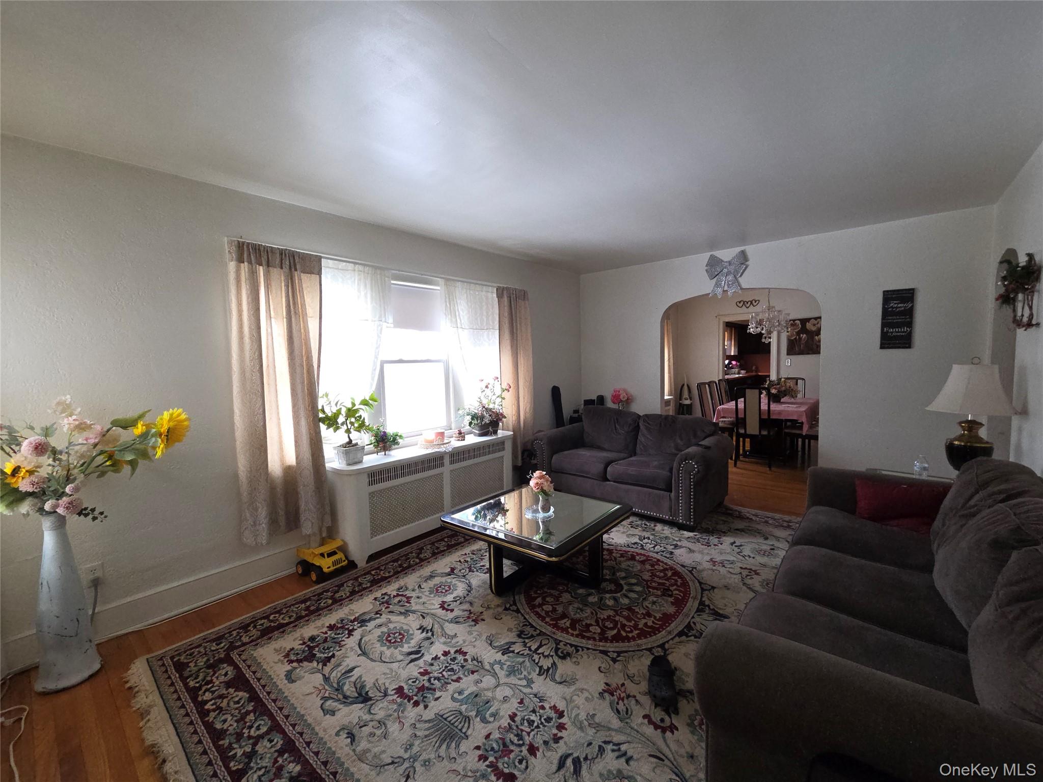208 S Grand Avenue – For Sale photo 4