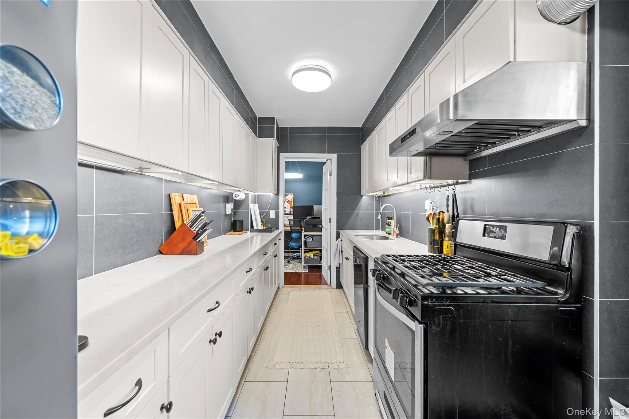 142-15 26th Avenue, Unit 4H photo 17