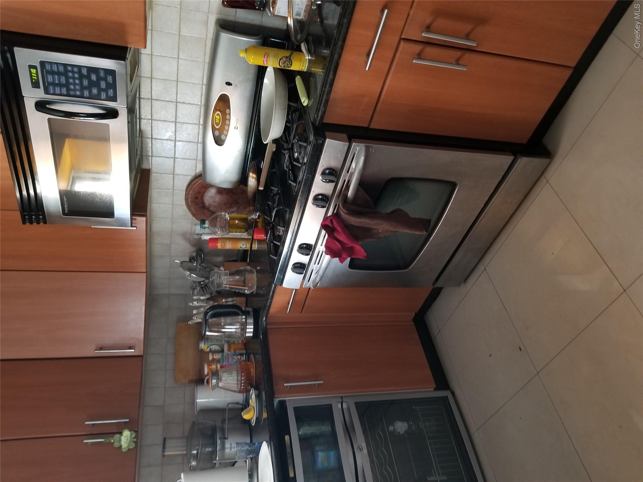 2012 Jerome Avenue, Unit 1A photo 2