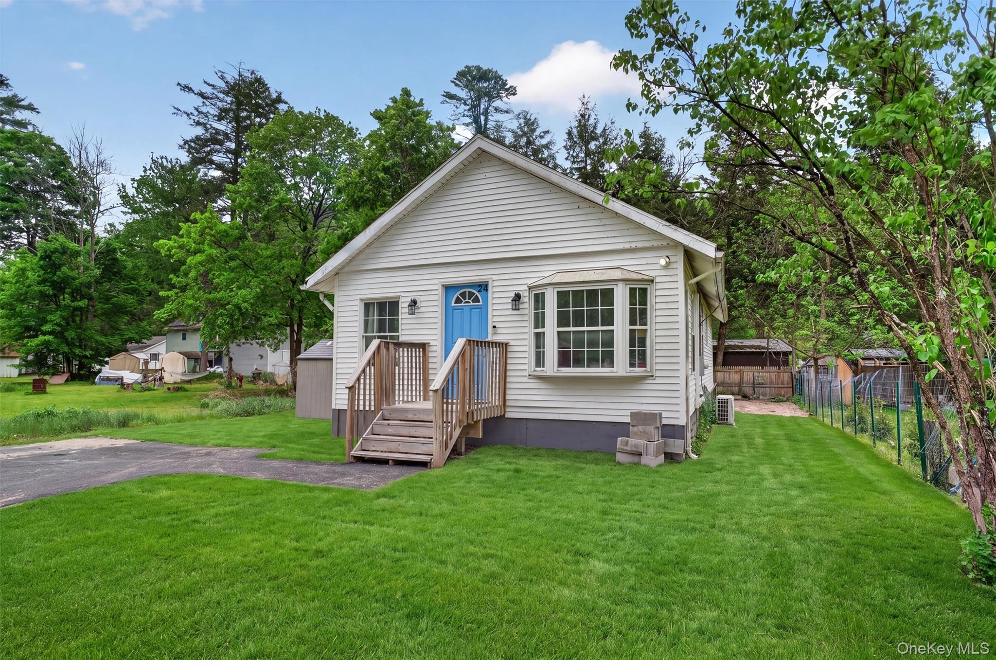 24 Avenue L – For Sale photo 4