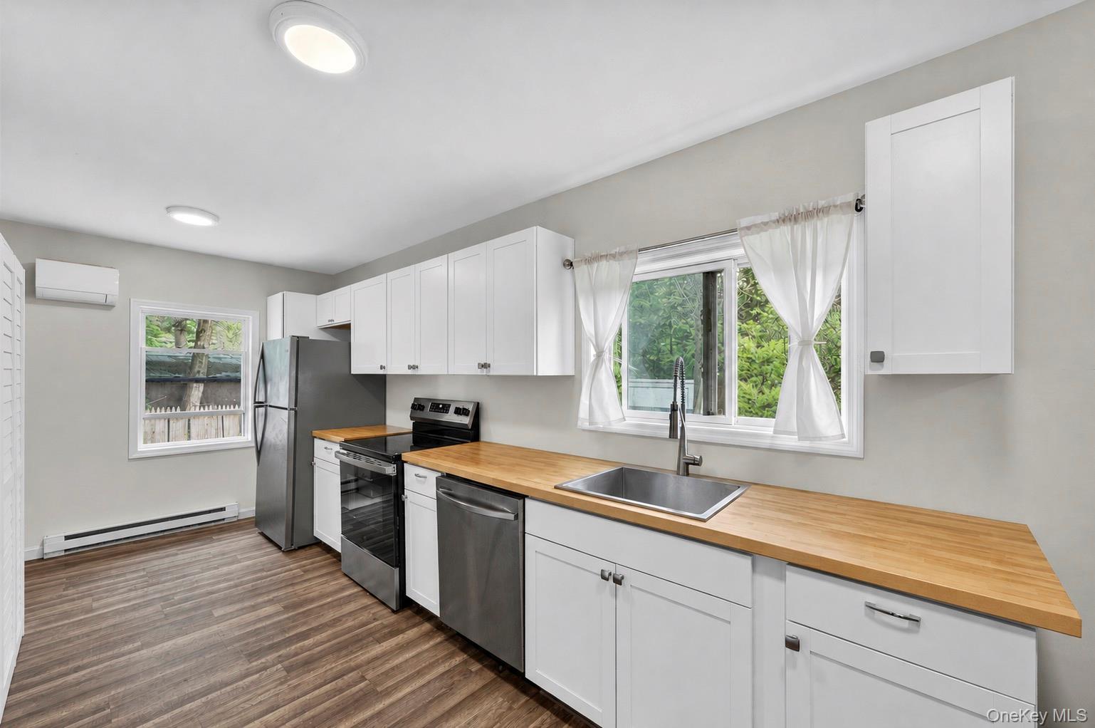 24 Avenue L – For Sale photo 5