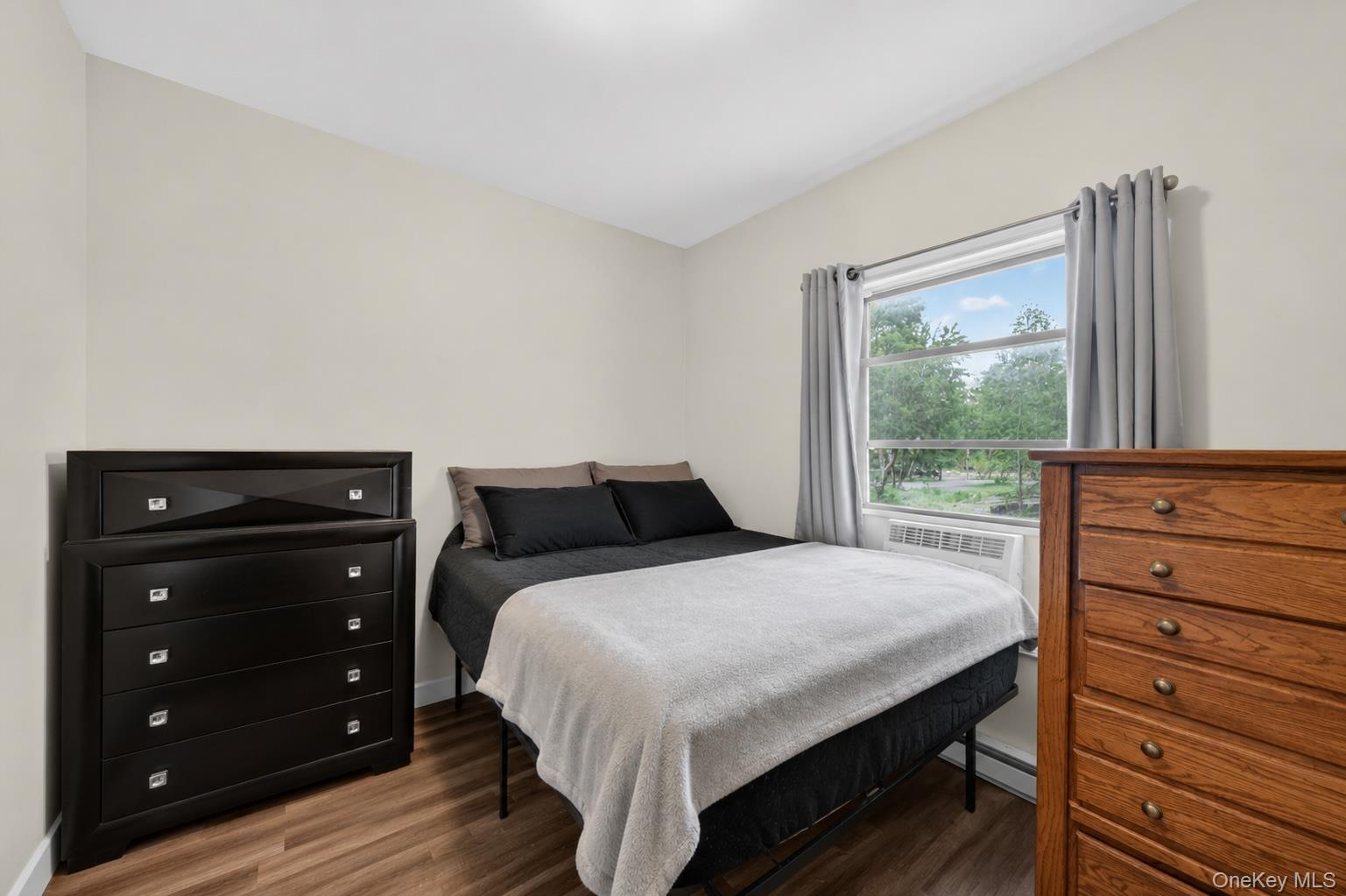 24 Avenue L – For Sale photo 12