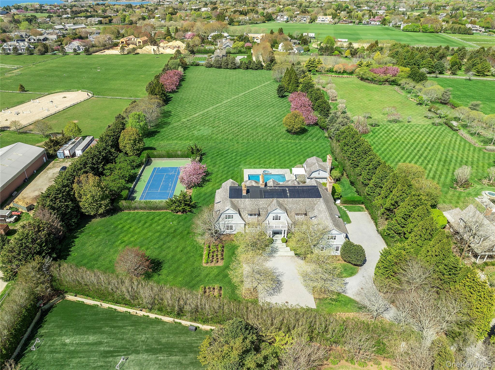 672 Halsey Lane – For Sale