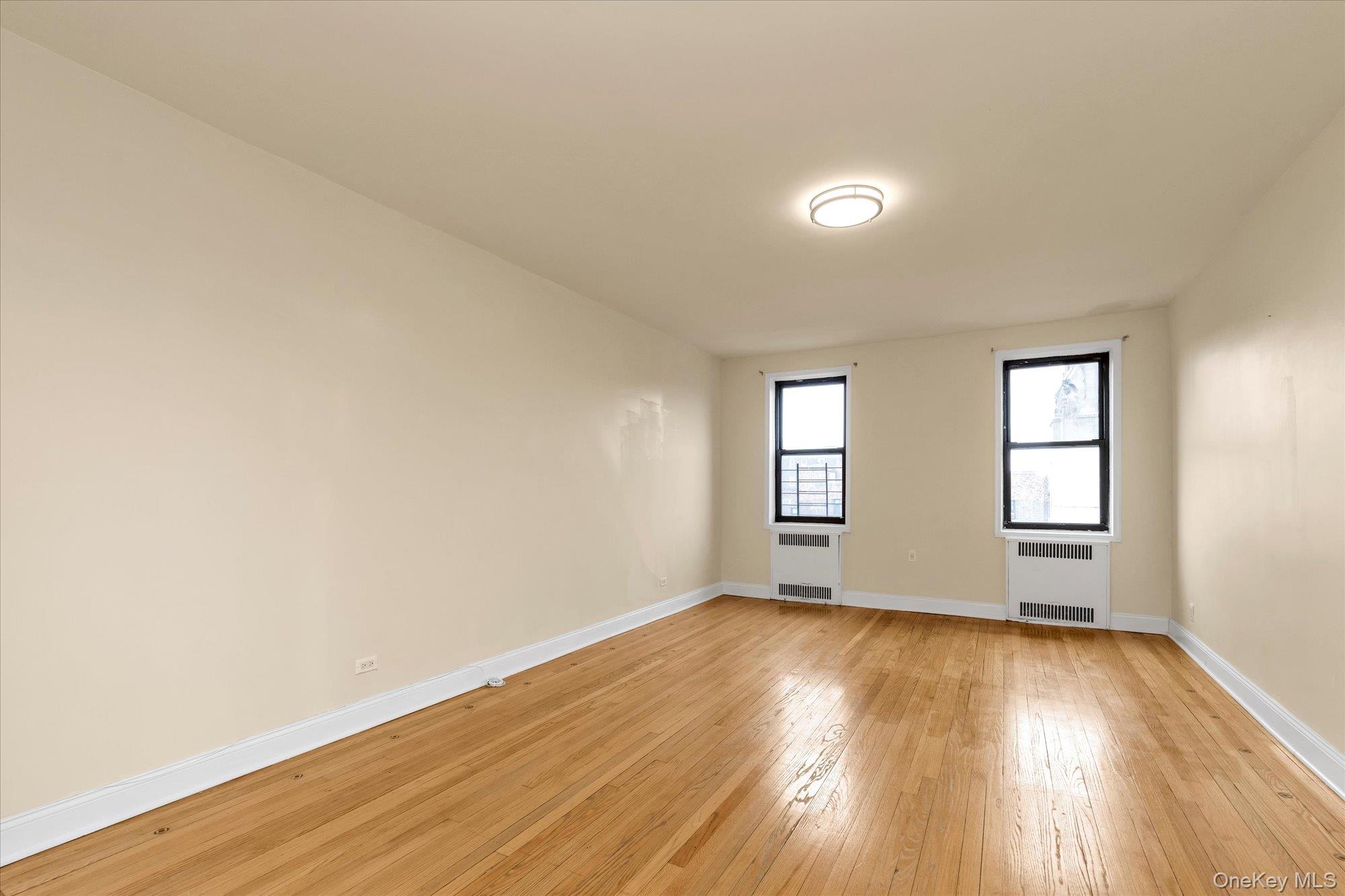 92-11 35th Avenue, Unit 5E photo 3