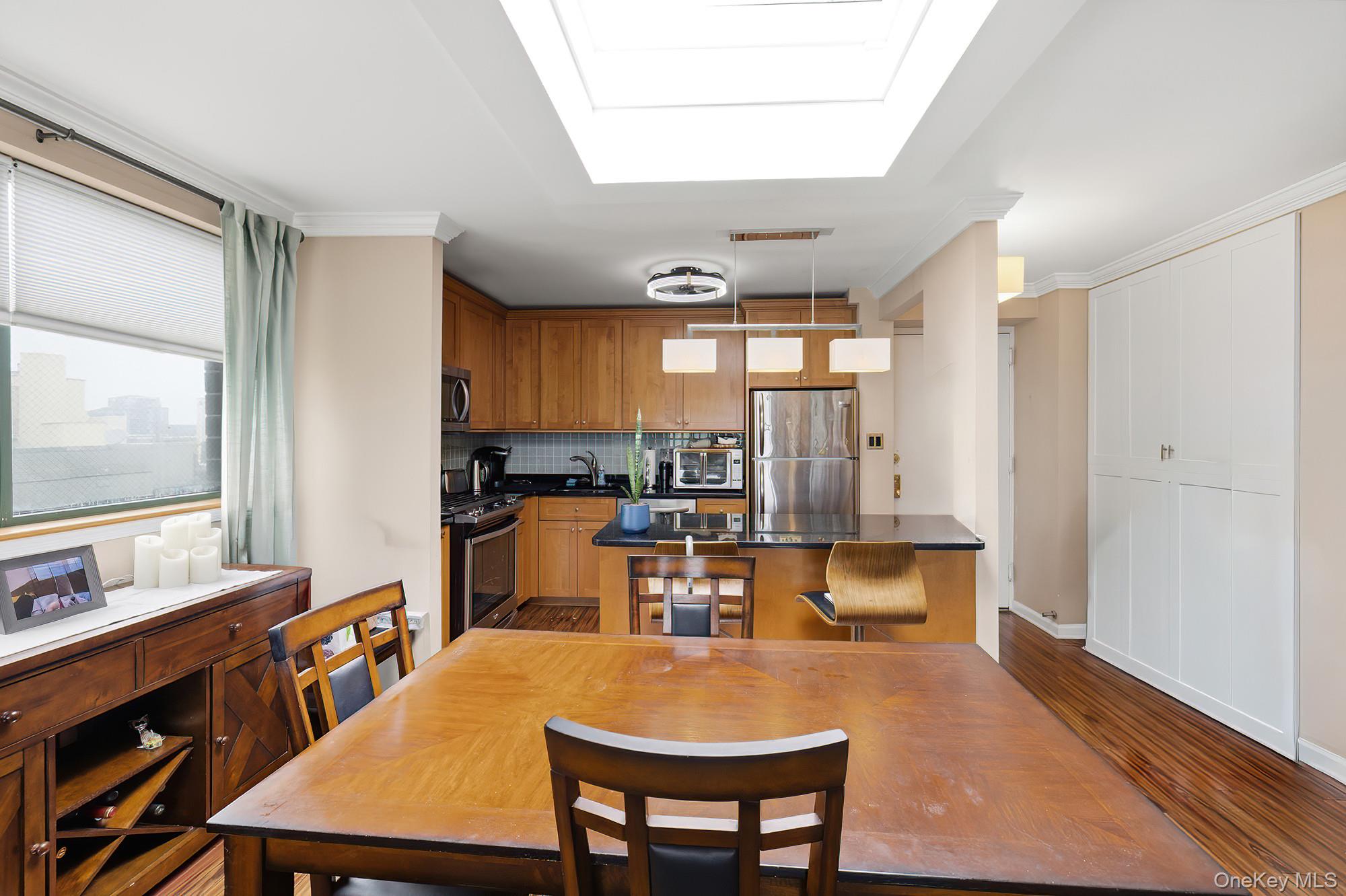 3220 Fairfield Avenue, Unit 9A photo 6