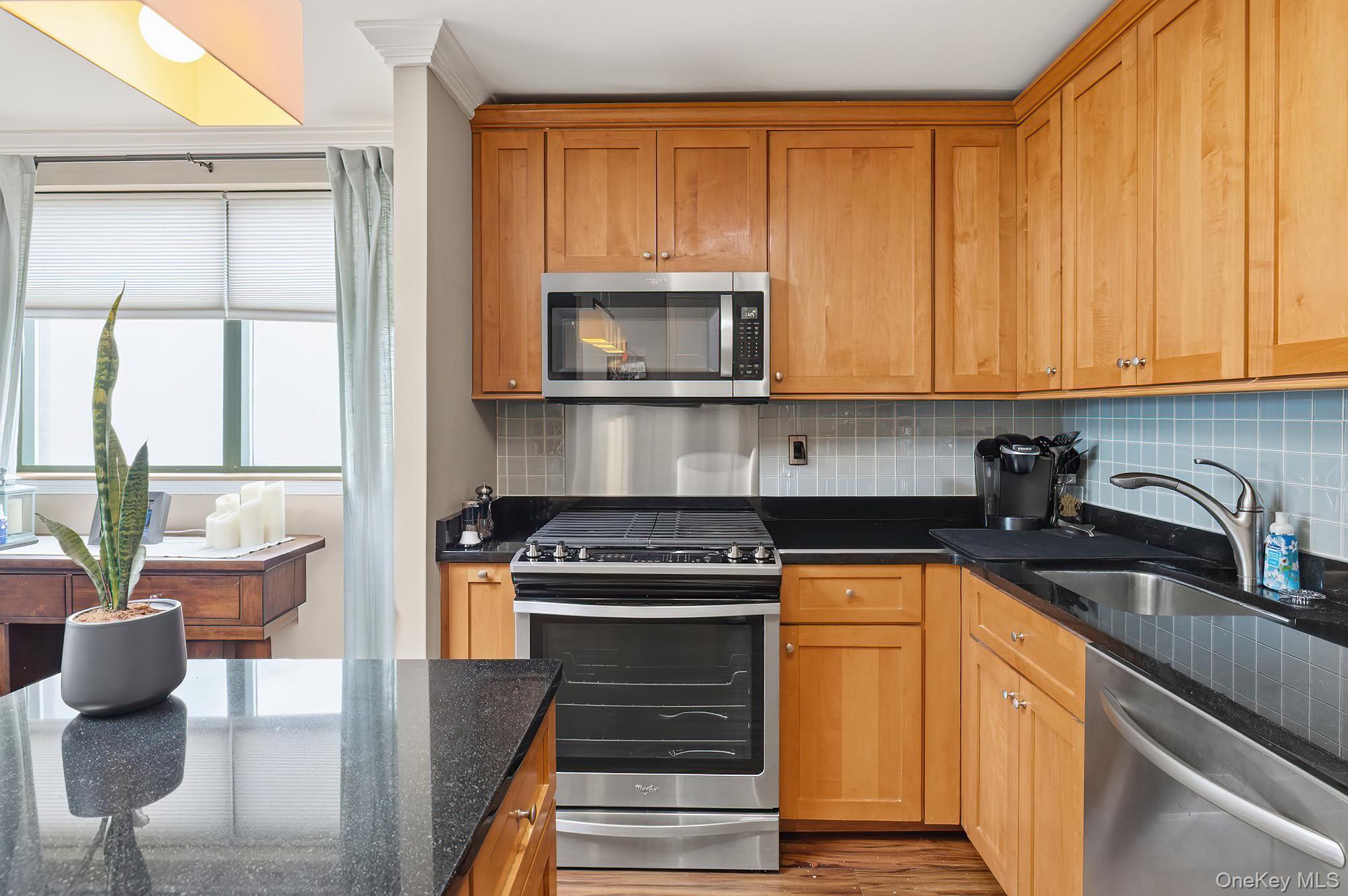 3220 Fairfield Avenue, Unit 9A photo 8