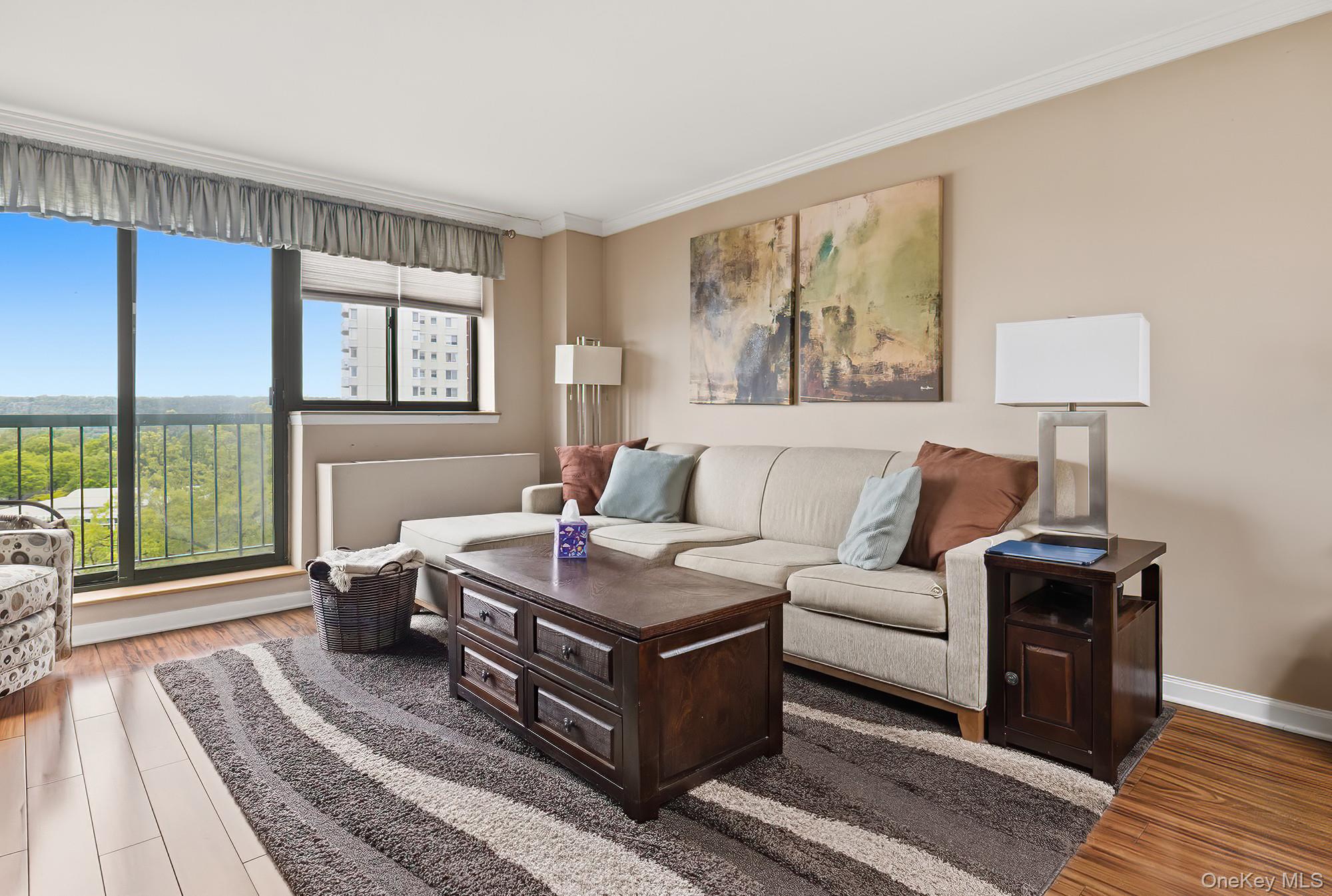 3220 Fairfield Avenue, Unit 9A photo 3