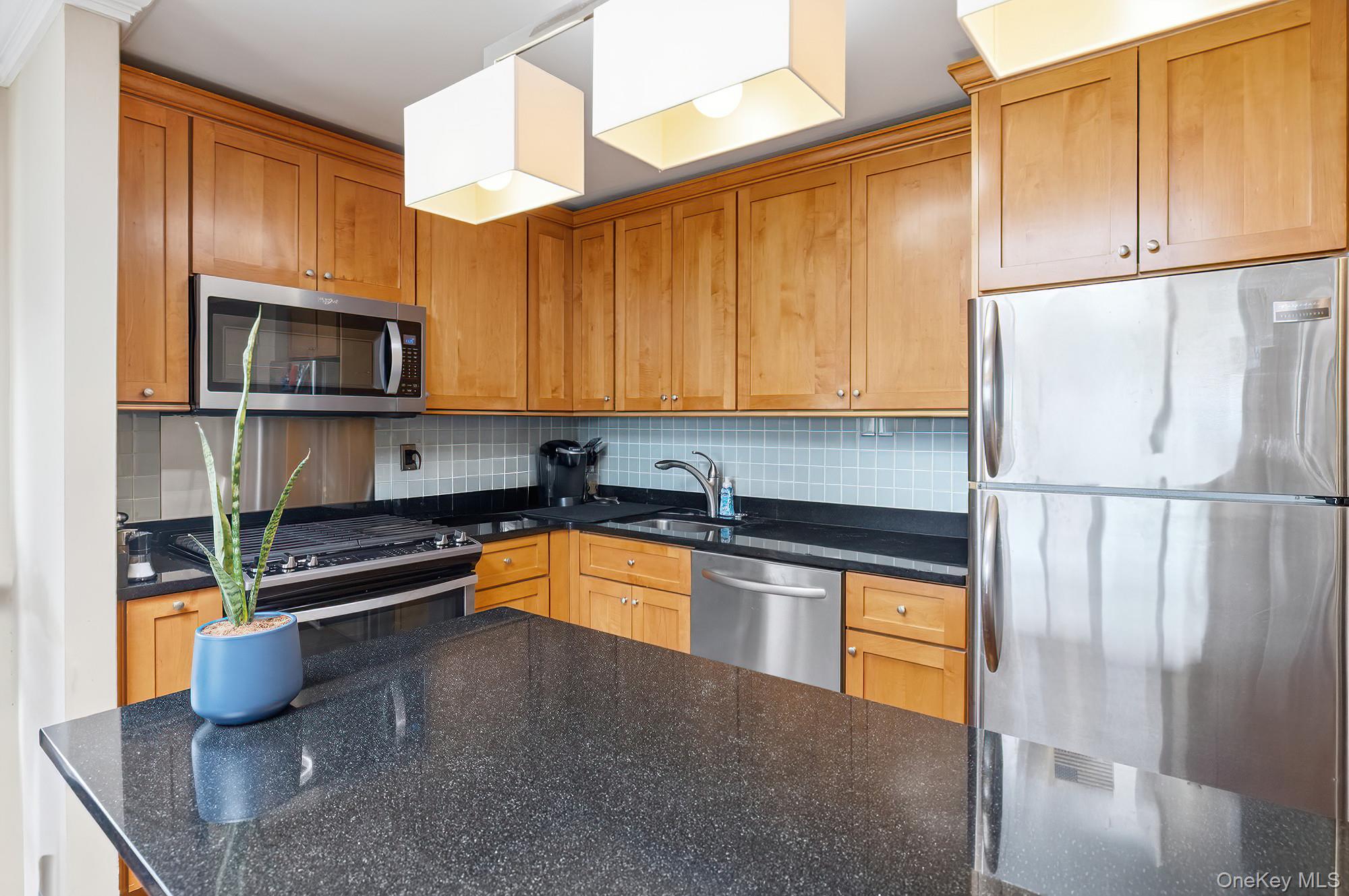 3220 Fairfield Avenue, Unit 9A photo 7