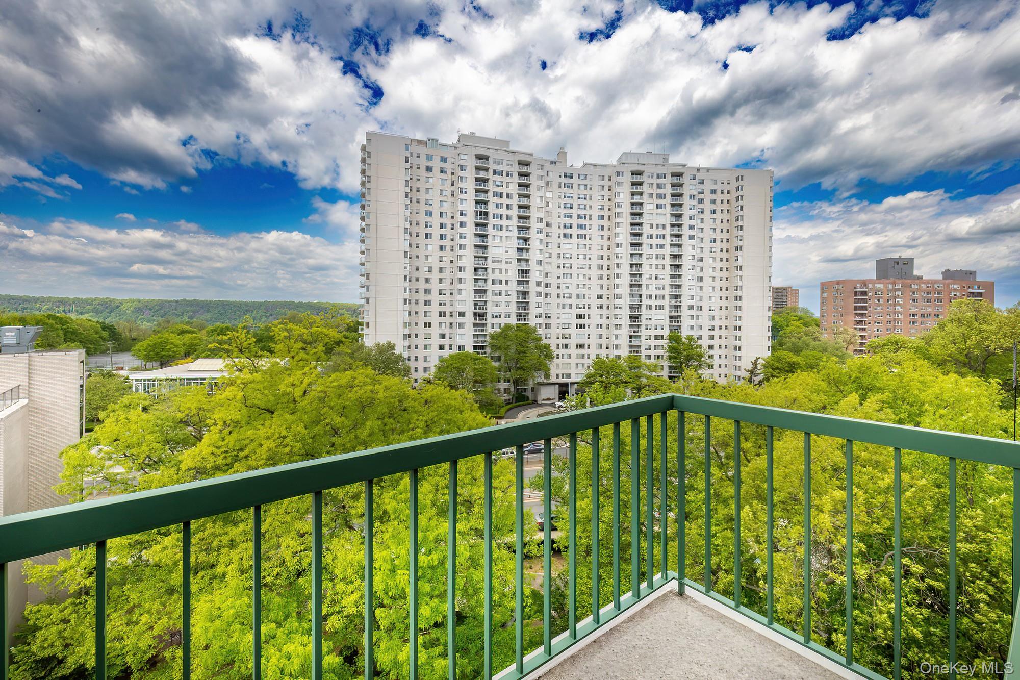 3220 Fairfield Avenue, Unit 9A photo 18