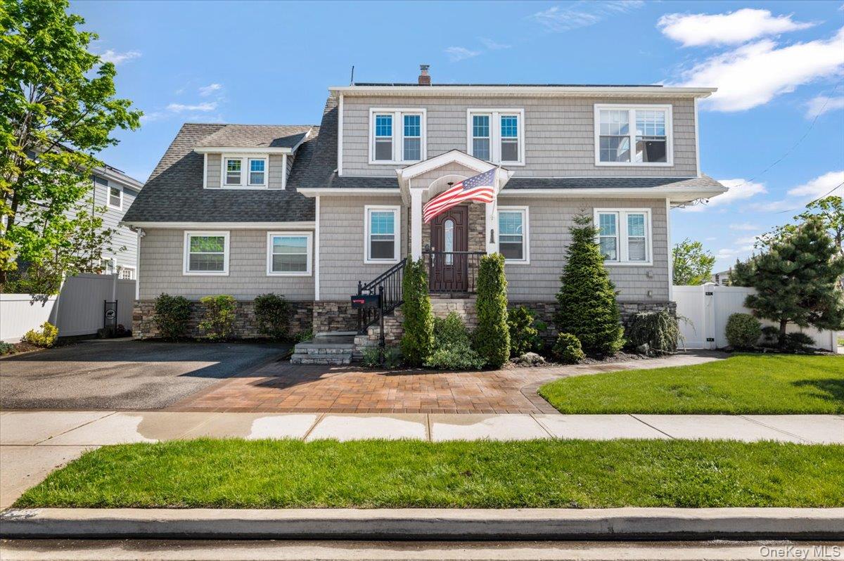 2968 Islip Court – For Sale
