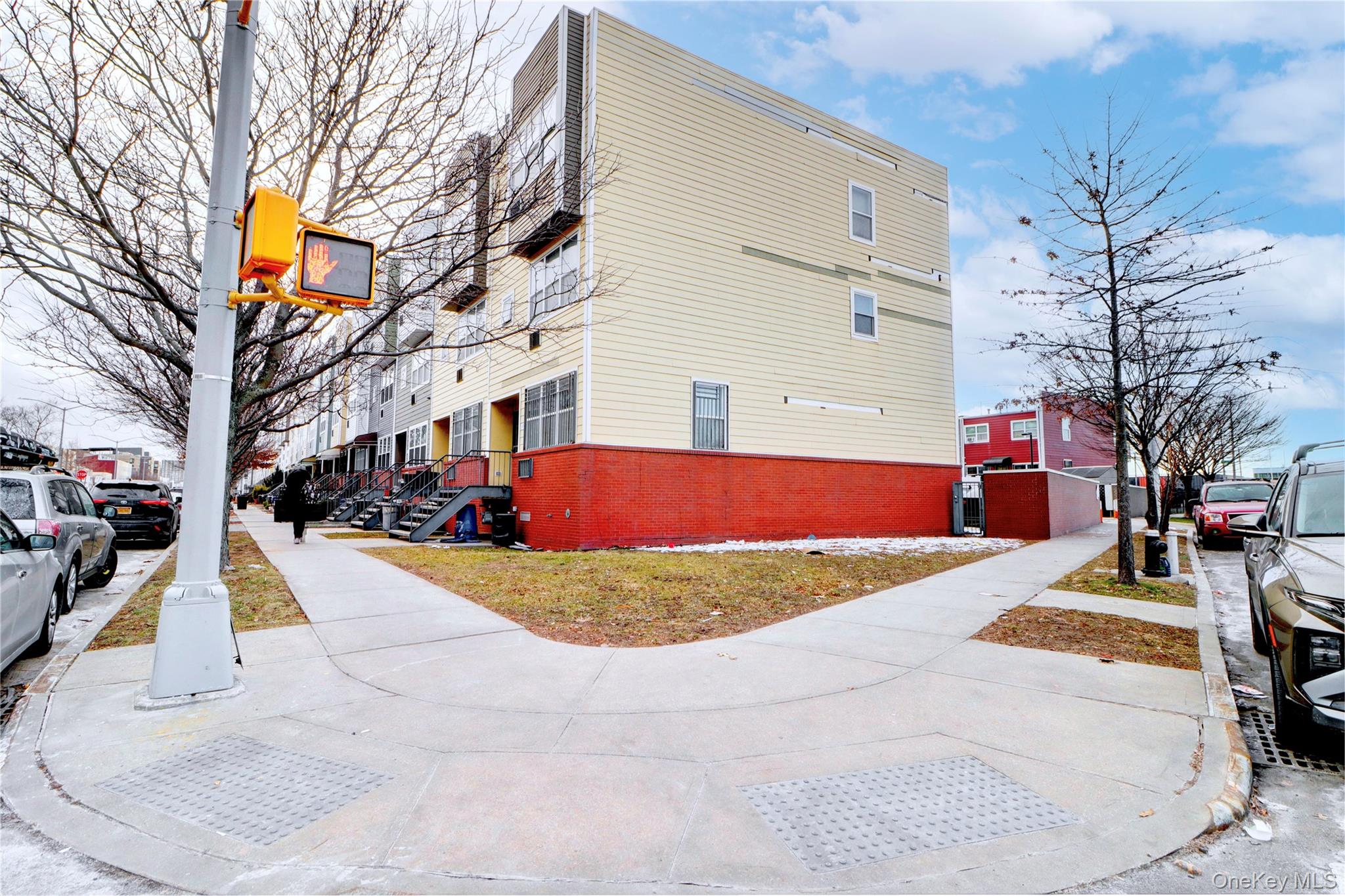 639 Vandalia Avenue – For Sale