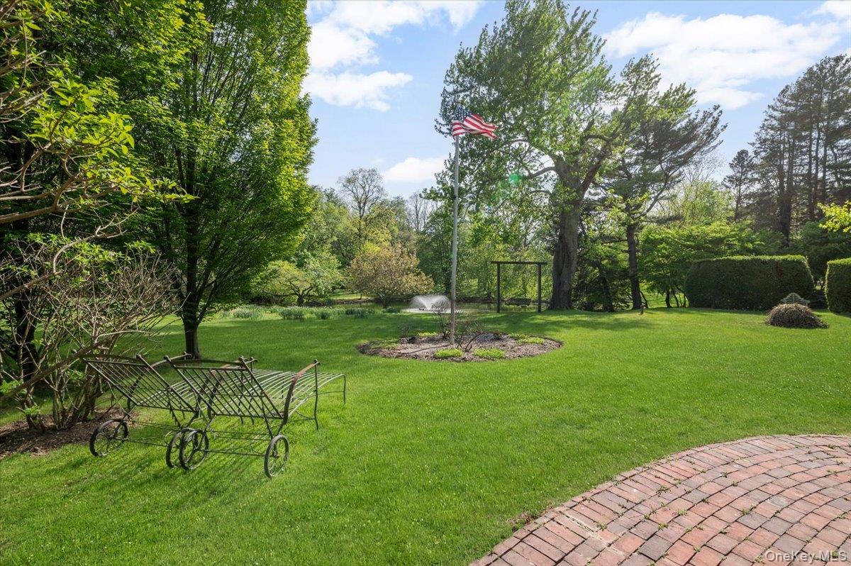 4 Roads End – For Sale photo 46