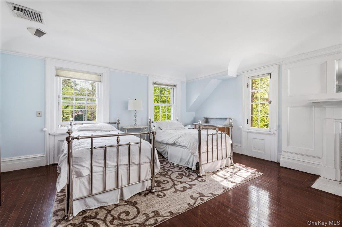 4 Roads End – For Sale photo 17