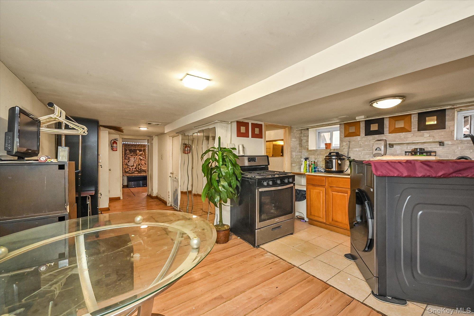 6033 80th Avenue – For Sale photo 14
