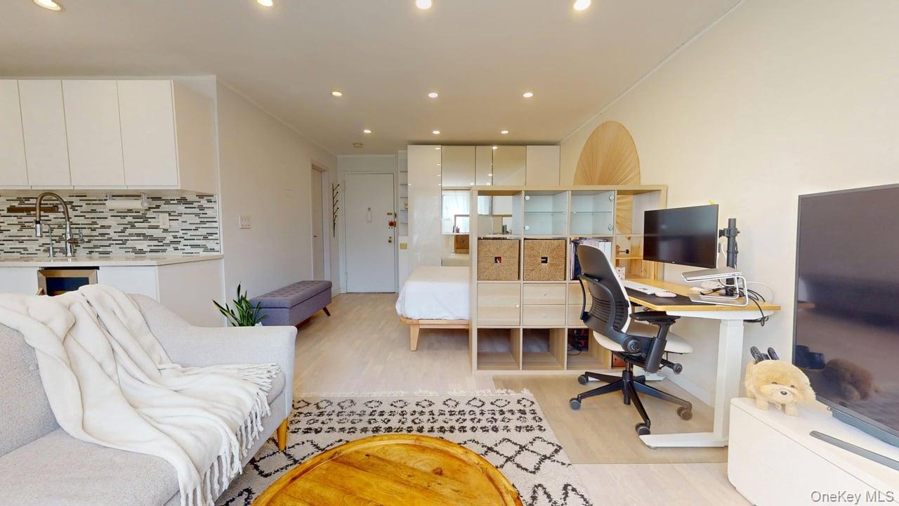68-15 Selfridge Street, Unit 3D photo 6