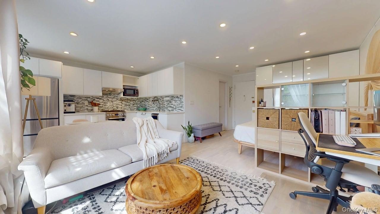 68-15 Selfridge Street, Unit 3D photo 4