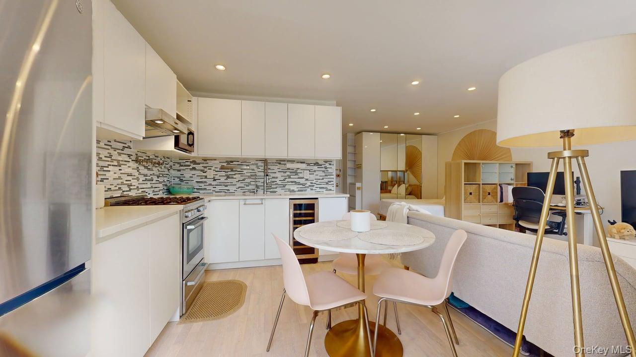 68-15 Selfridge Street, Unit 3D photo 9