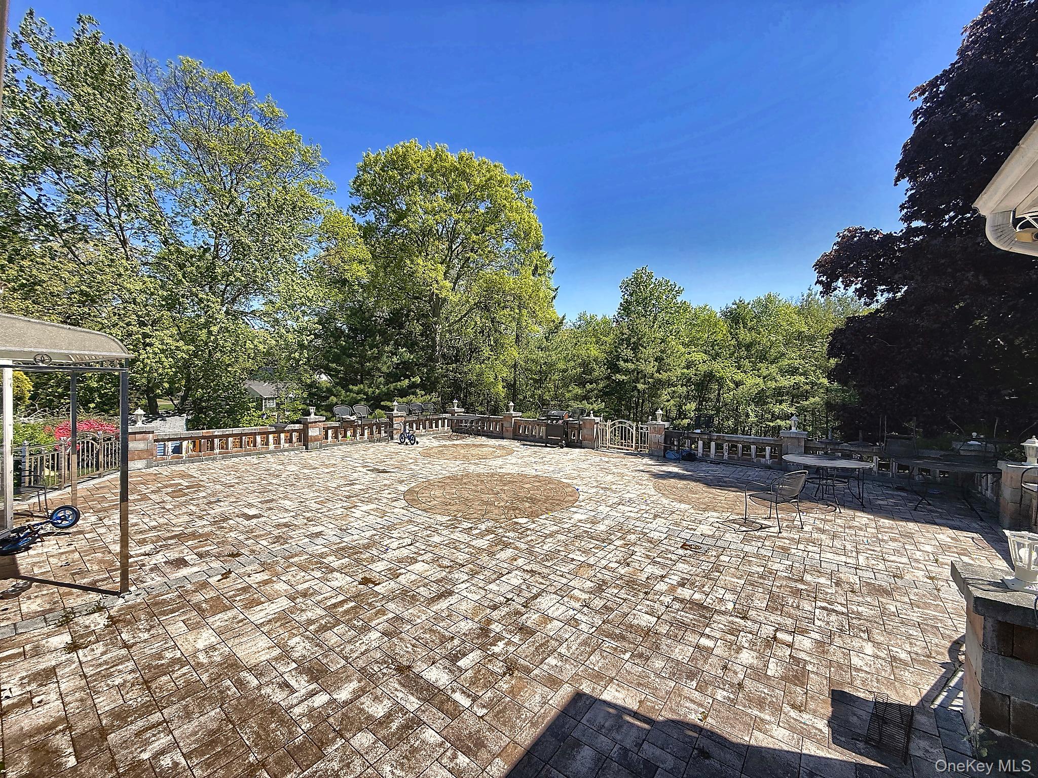 25 Lisa Drive – For Sale photo 6