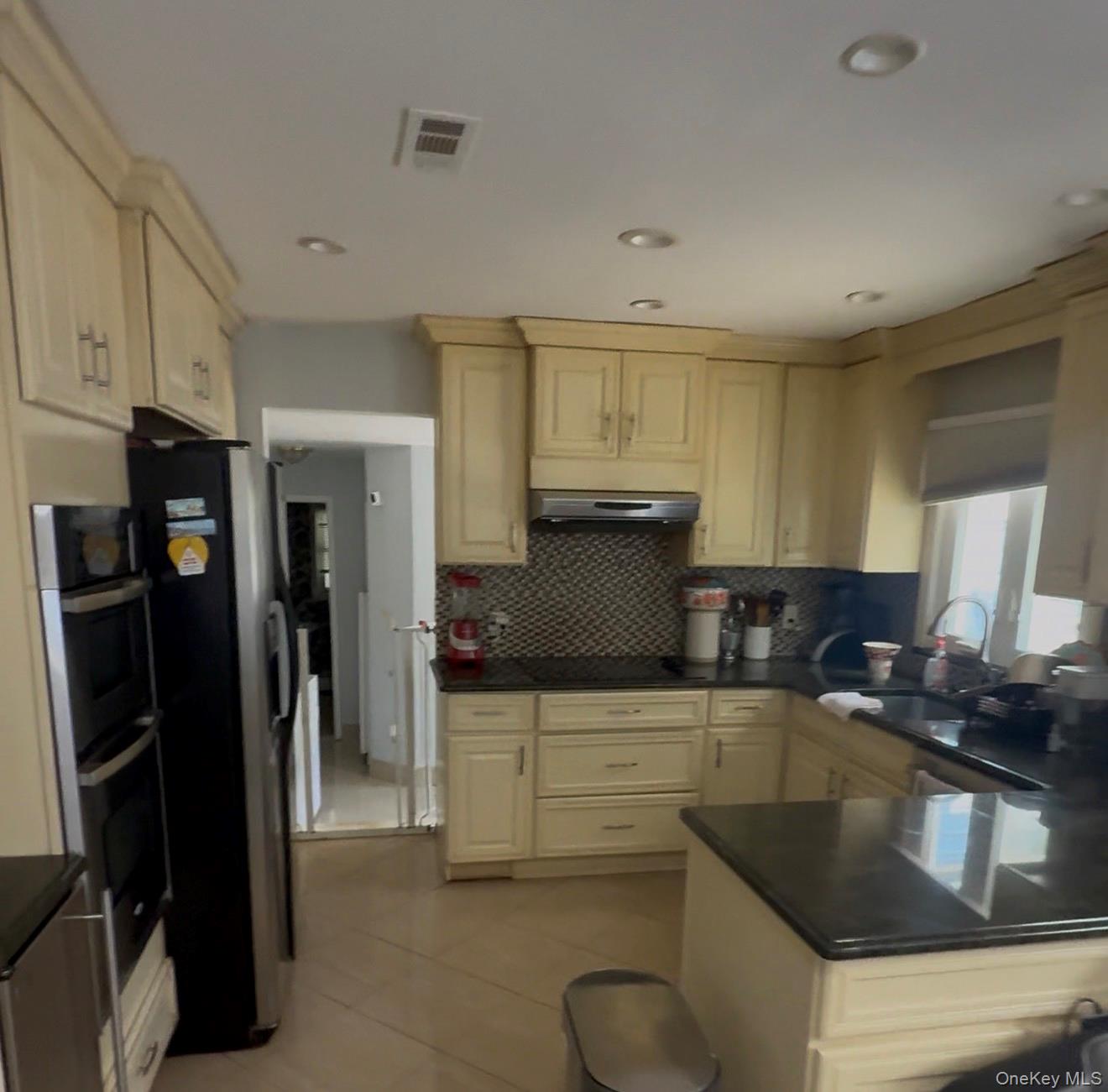 25 Lisa Drive – For Sale photo 9